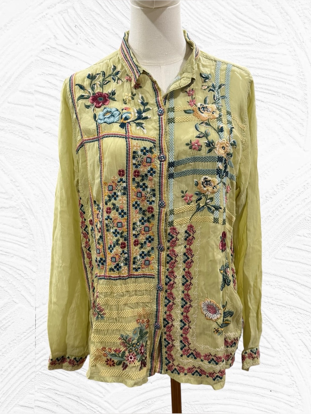 Johnny Was Floral Bird Embroidered Button-Front Shirt -Tarragon Green Medium